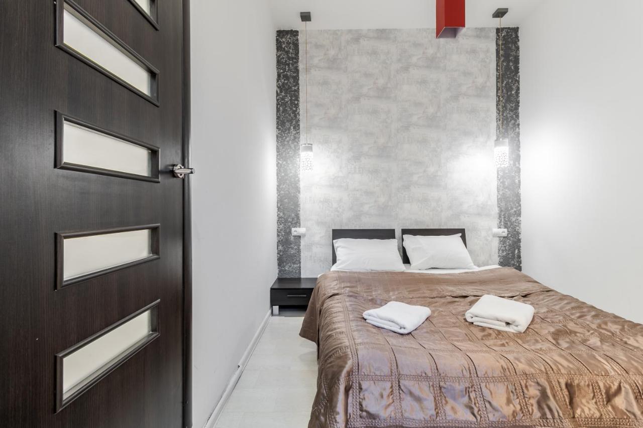 Black And Red Squares Apartment Львів Екстер'єр фото